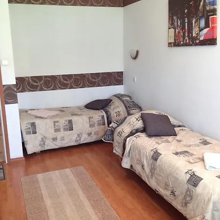 Apartament 1 *